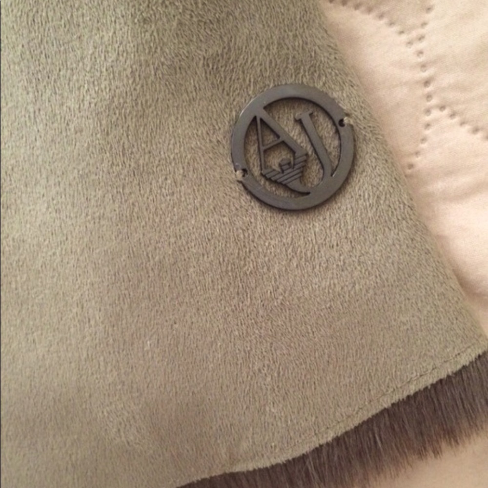ARMANI JEANS AJ fur vest - Picture 3 of 3